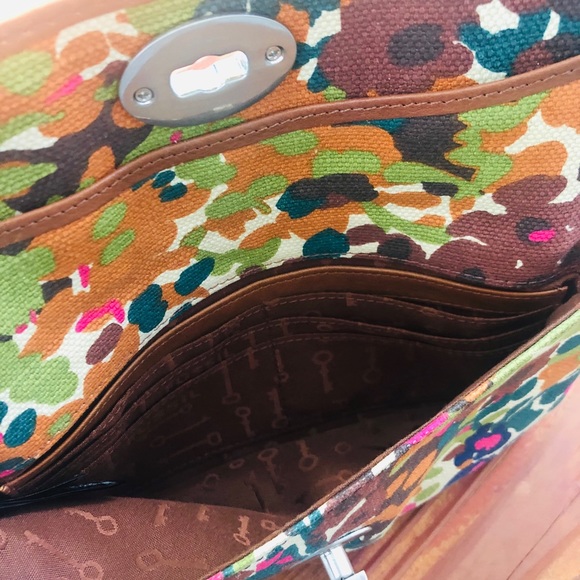 NWOT Fossil Clutch - Picture 3 of 5